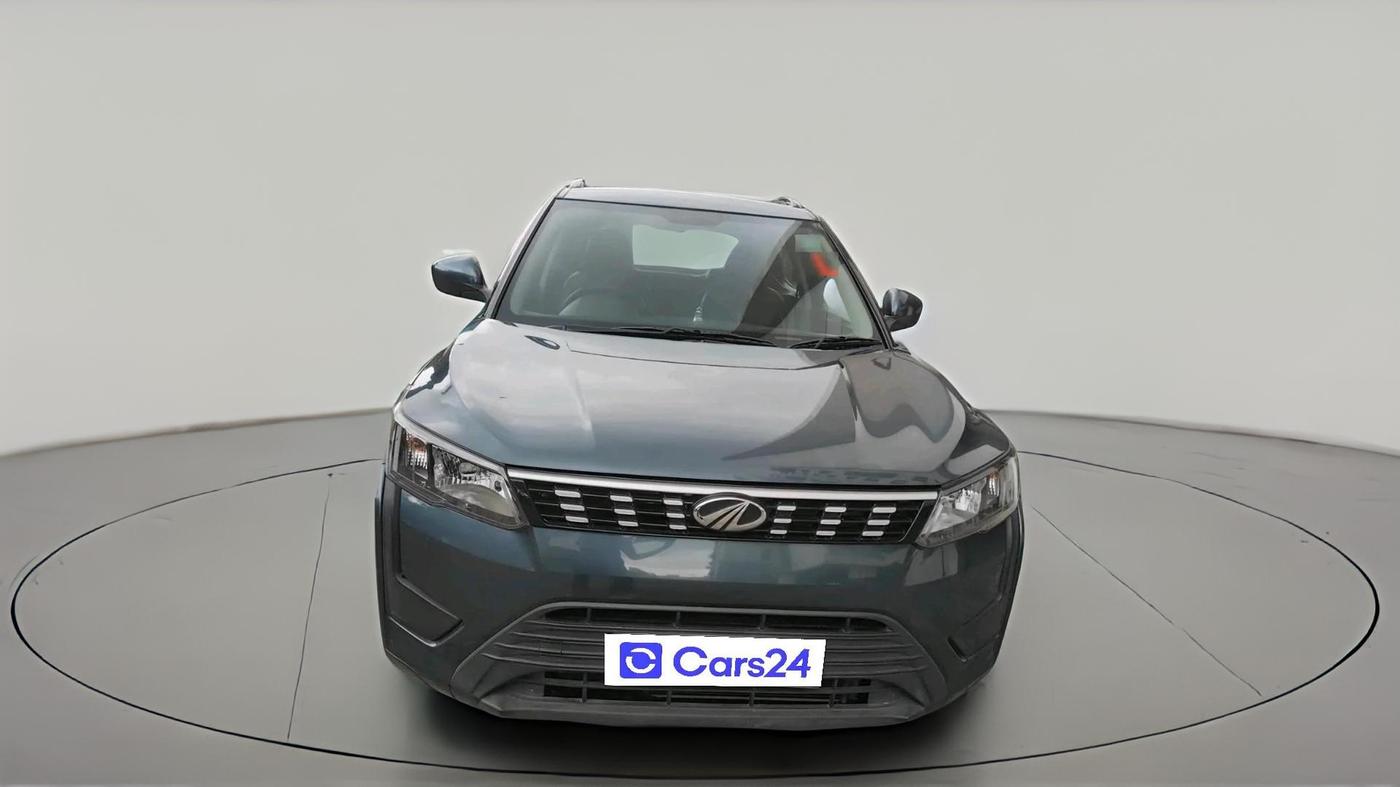 2021 Mahindra XUV300 W6 1.2 PETROL AMT, Petrol, Automatic, 14,717 km, exterior
