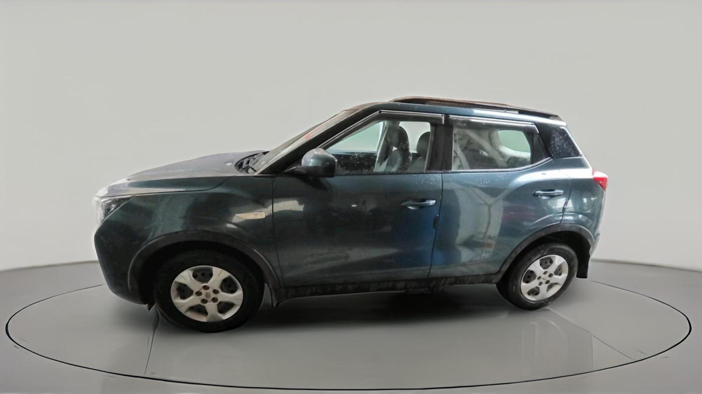2021 Mahindra XUV300 W6 1.2 PETROL AMT, Petrol, Automatic, 14,717 km, exterior