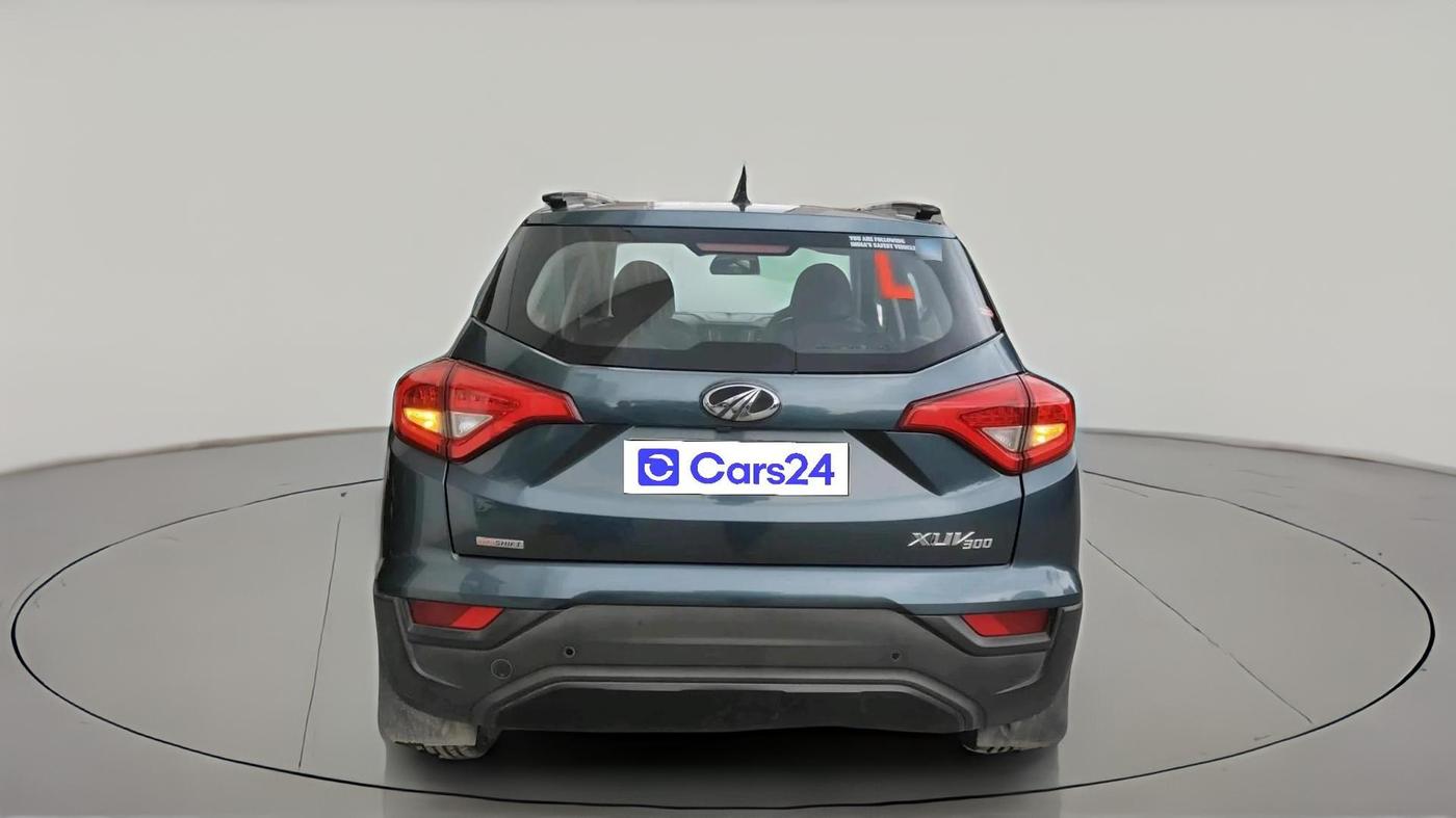 2021 Mahindra XUV300 W6 1.2 PETROL AMT, Petrol, Automatic, 14,717 km, exterior