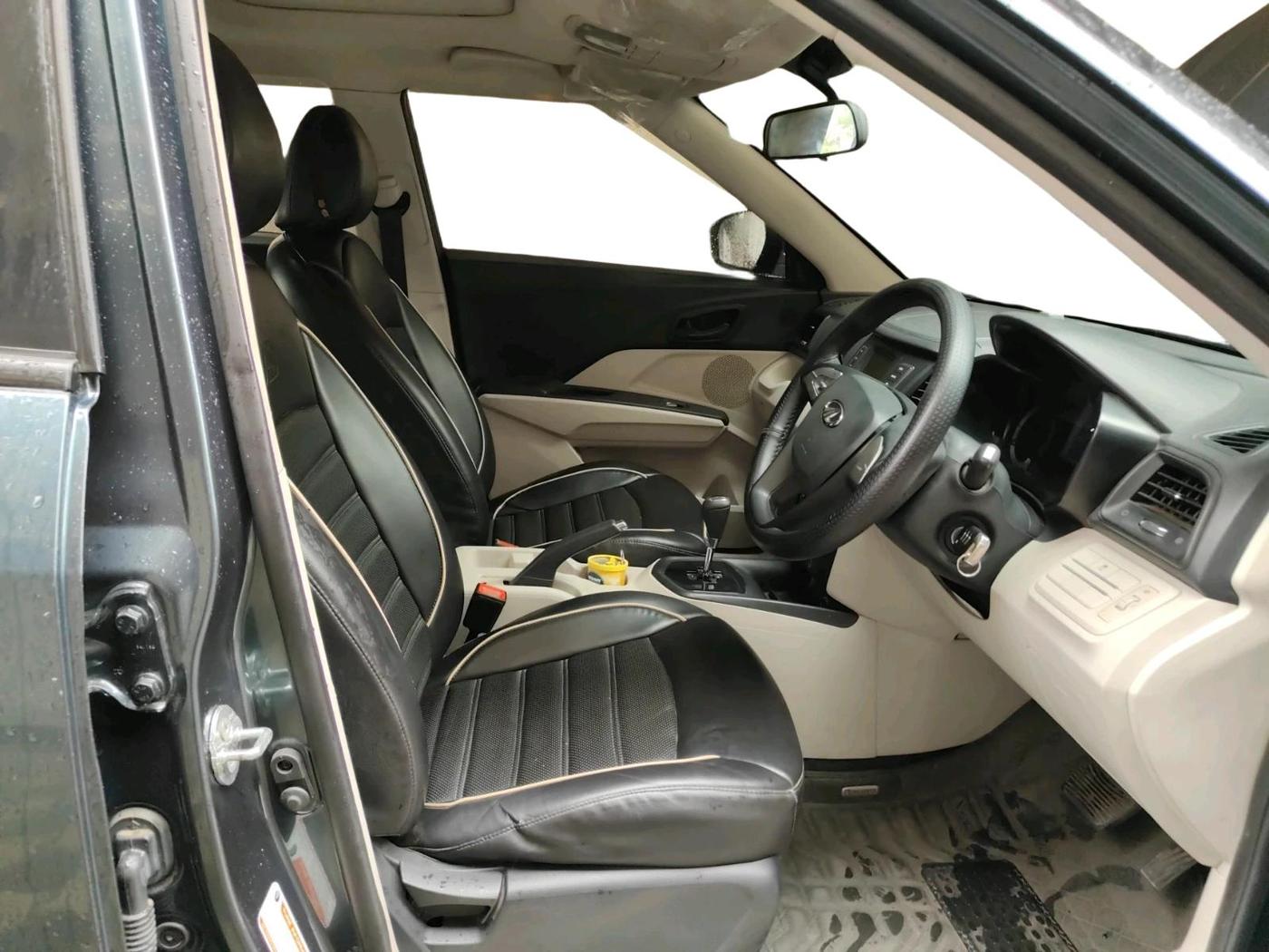 2021 Mahindra XUV300 W6 1.2 PETROL AMT, Petrol, Automatic, 14,717 km, interior
