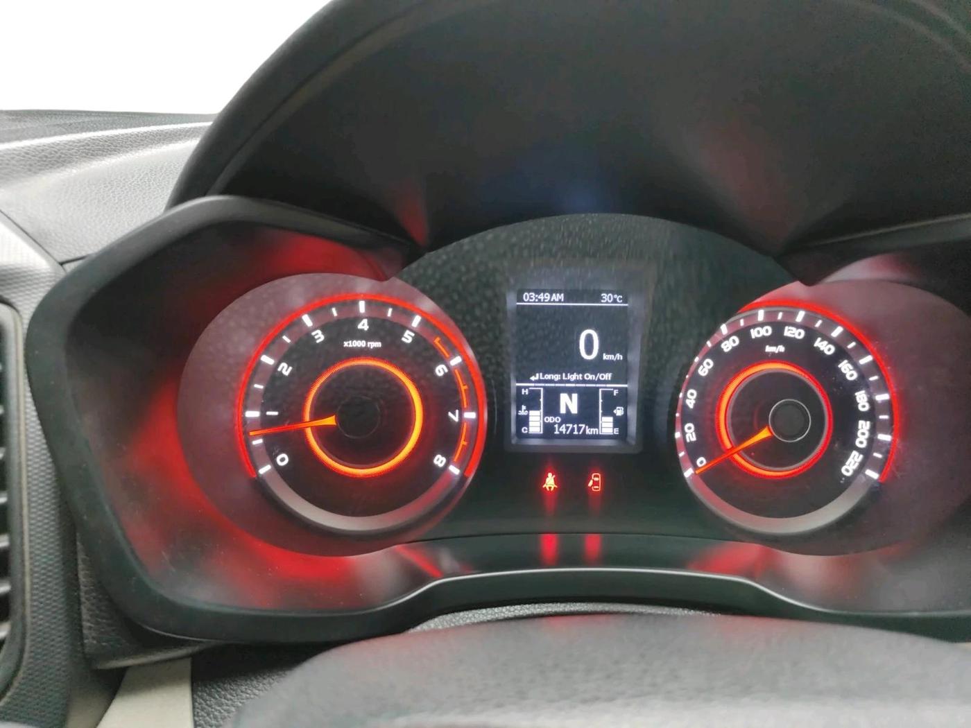 2021 Mahindra XUV300 W6 1.2 PETROL AMT, Petrol, Automatic, 14,717 km, interior