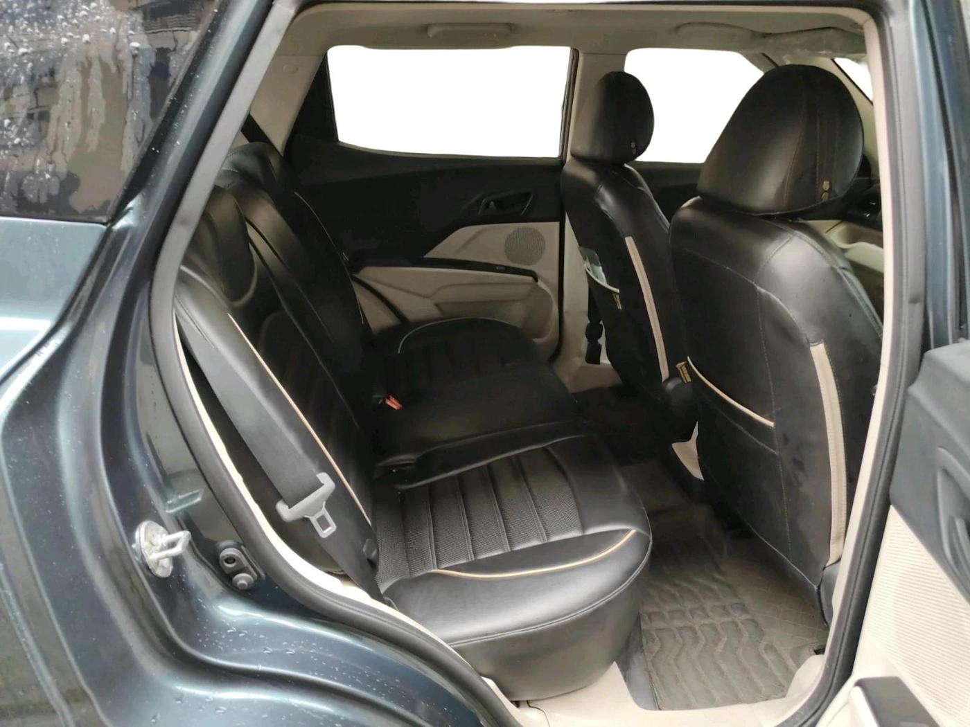 2021 Mahindra XUV300 W6 1.2 PETROL AMT, Petrol, Automatic, 14,717 km, interior
