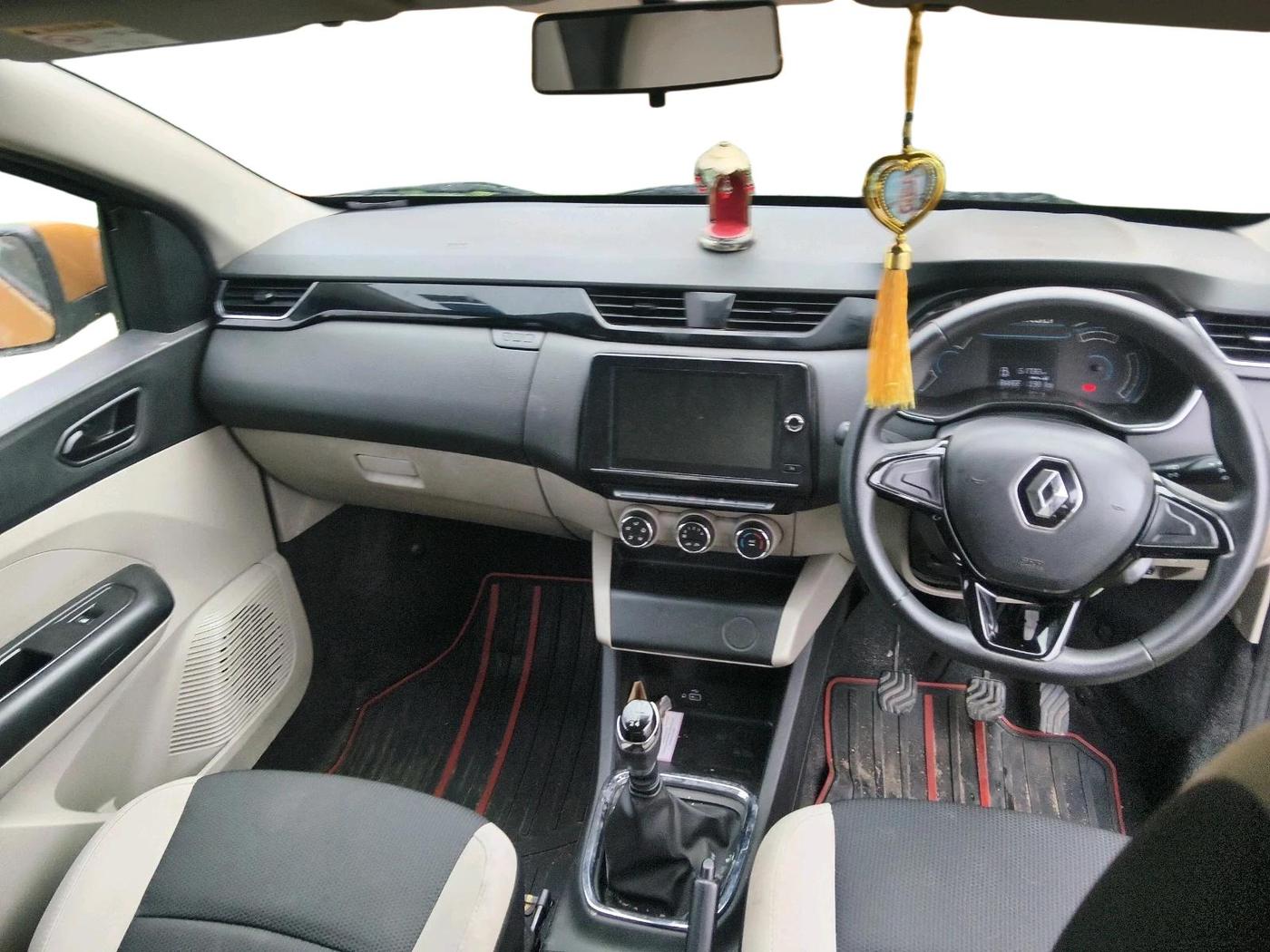 2020 Renault TRIBER RXT, Petrol, Manual, 51,732 km, interior