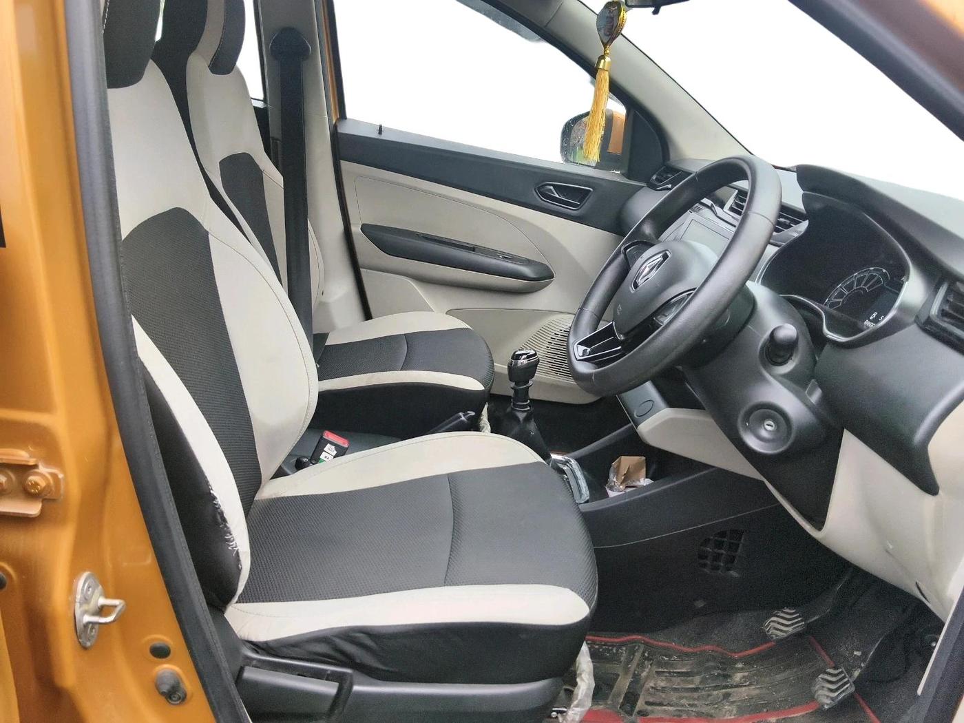 2020 Renault TRIBER RXT, Petrol, Manual, 51,732 km, interior
