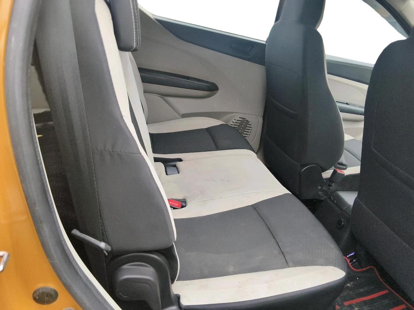 2020 Renault TRIBER RXT, Petrol, Manual, 51,732 km, interior