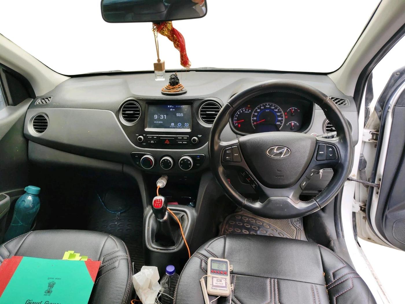 2018 Hyundai Grand i10 SPORTZ 1.2 KAPPA VTVT, CNG, Manual, 1,23,456 km, interior