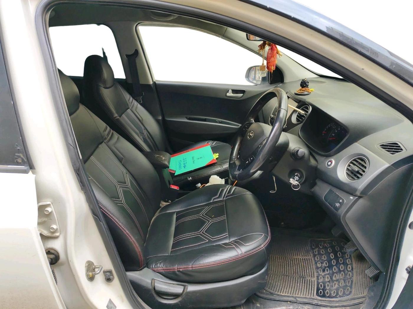 2018 Hyundai Grand i10 SPORTZ 1.2 KAPPA VTVT, CNG, Manual, 1,23,456 km, interior