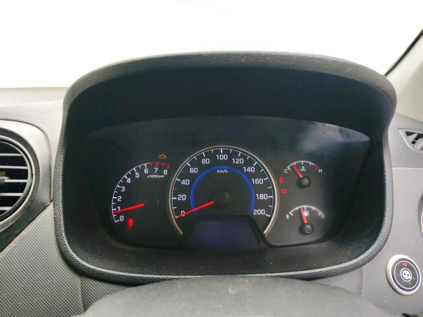 2018 Hyundai Grand i10 SPORTZ 1.2 KAPPA VTVT, CNG, Manual, 1,23,456 km, interior