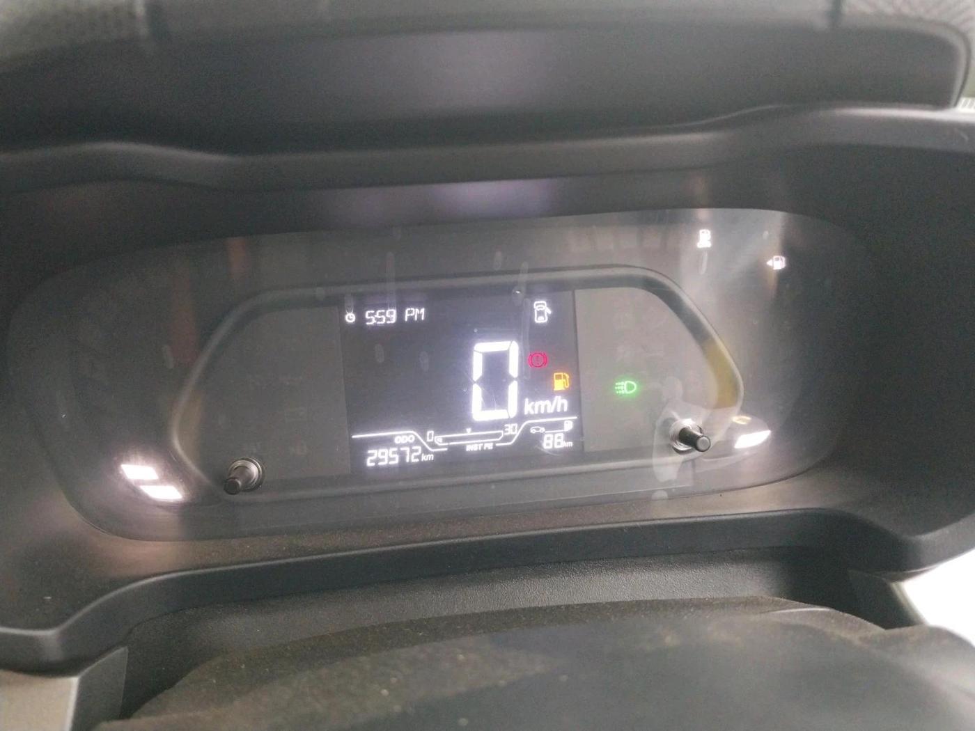 2024 Tata ALTROZ XZ PLUS SUNROOF CNG, CNG, Manual, 29,572 km, interior