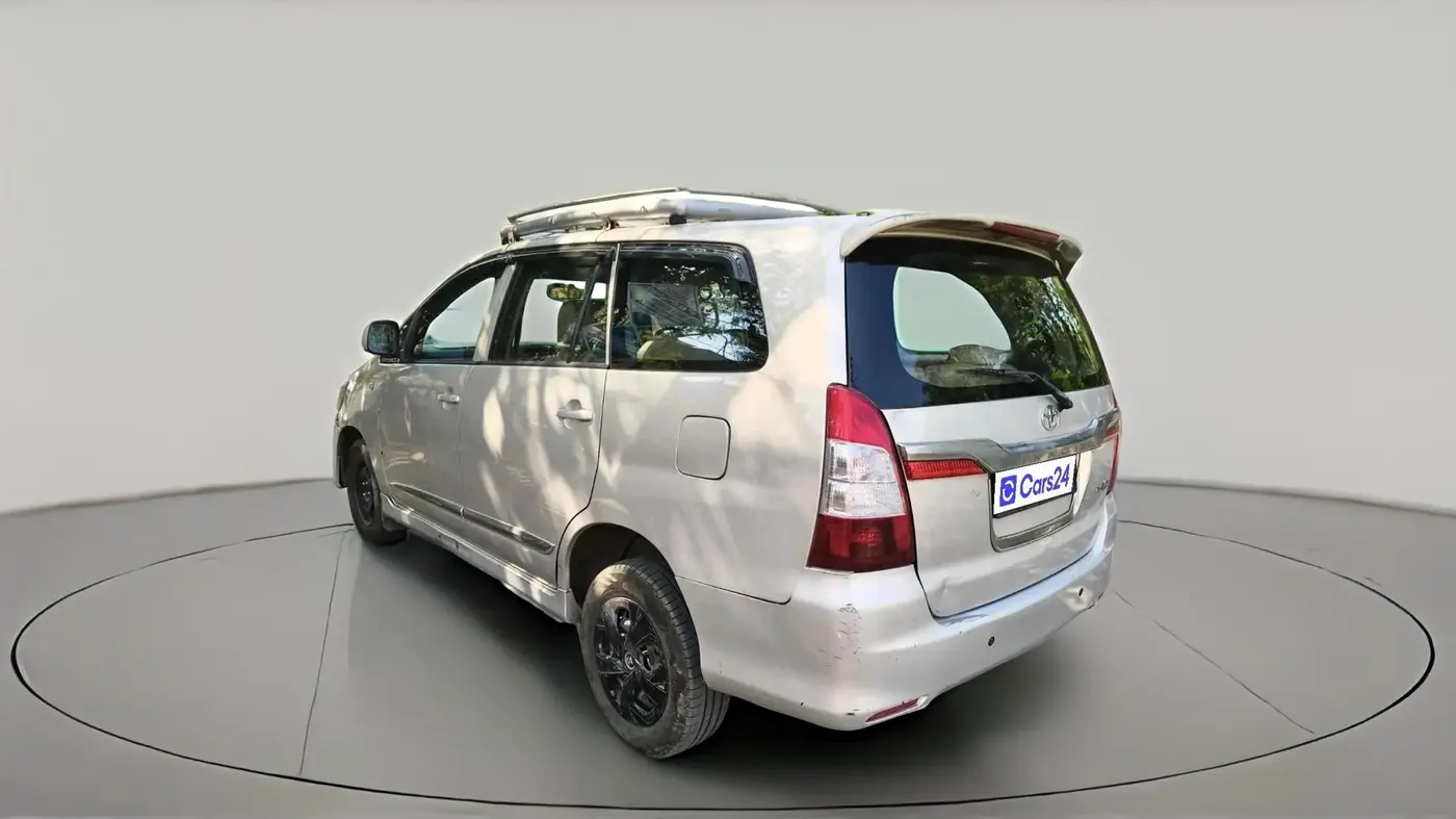 2016 Toyota Innova 2.5 GX 7 STR, Diesel, Manual, 1,80,510 km, exterior