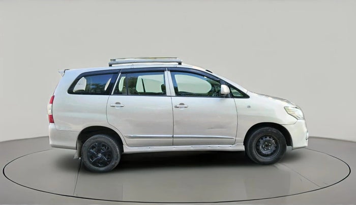 2016 Toyota Innova 2.5 GX 7 STR, Diesel, Manual, 1,80,510 km, exterior