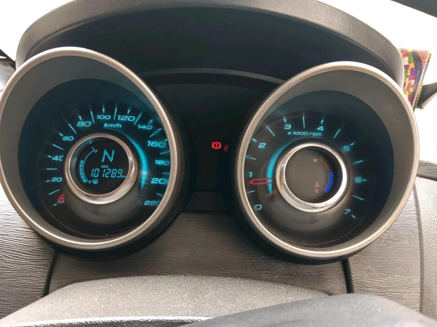 2016 Mahindra XUV500 W6 1.99, Diesel, Manual, 1,01,289 km, interior