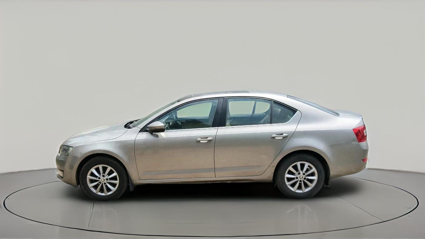 2015 Skoda Octavia ELEGANCE 1.8 TSI AT, Petrol, Automatic, 1,79,767 km, exterior