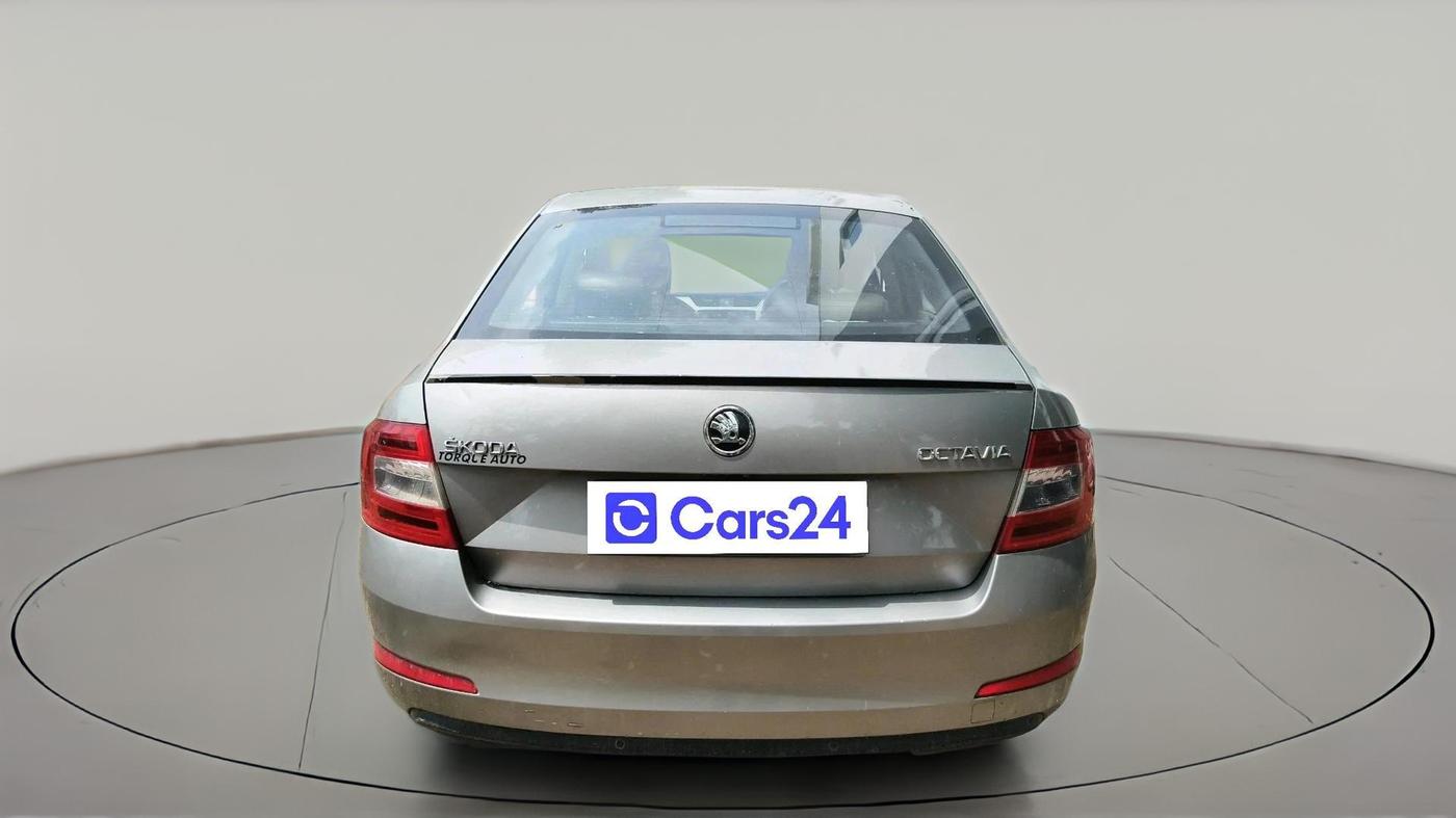 2015 Skoda Octavia ELEGANCE 1.8 TSI AT, Petrol, Automatic, 1,79,767 km, exterior