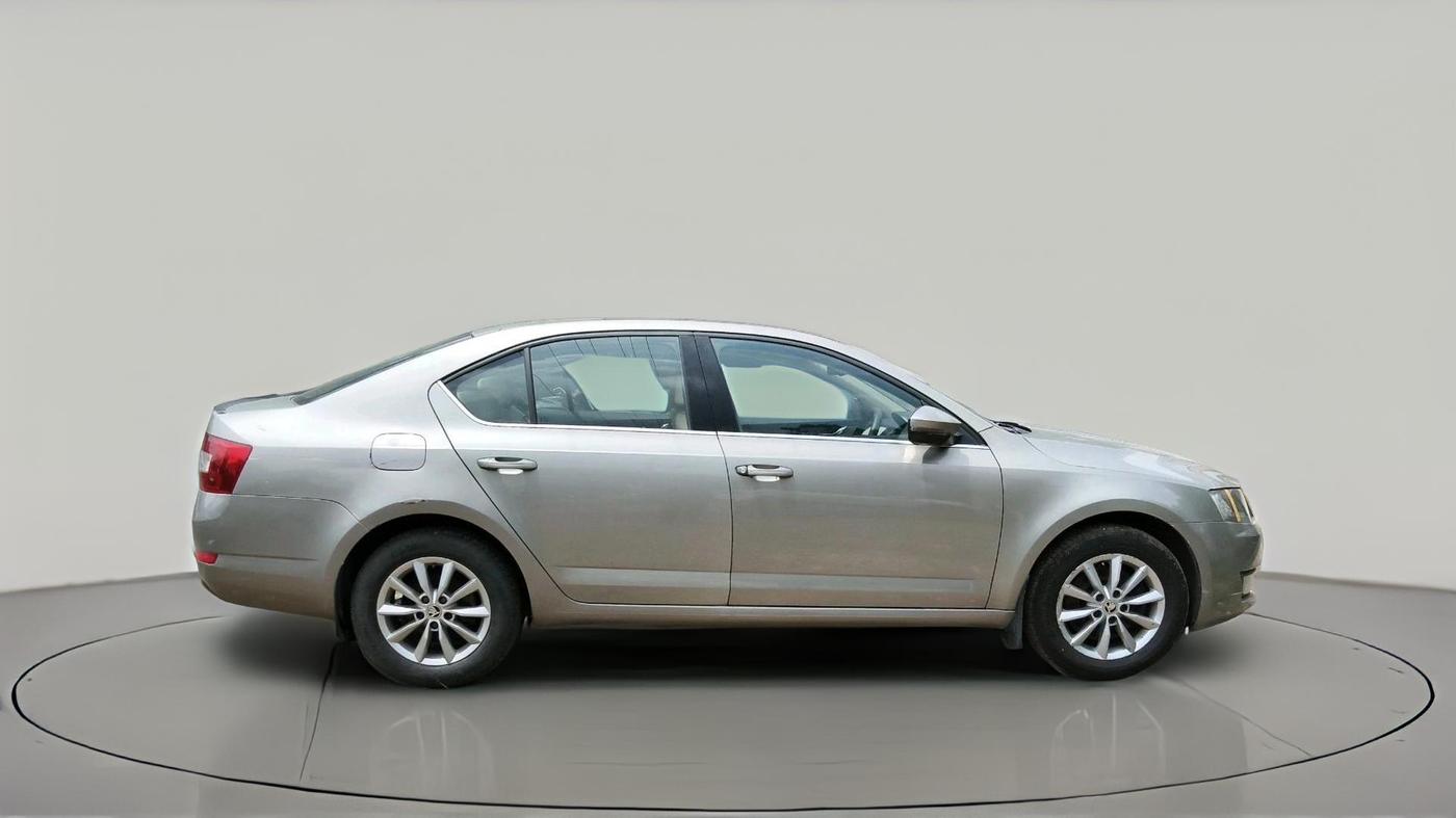2015 Skoda Octavia ELEGANCE 1.8 TSI AT, Petrol, Automatic, 1,79,767 km, exterior