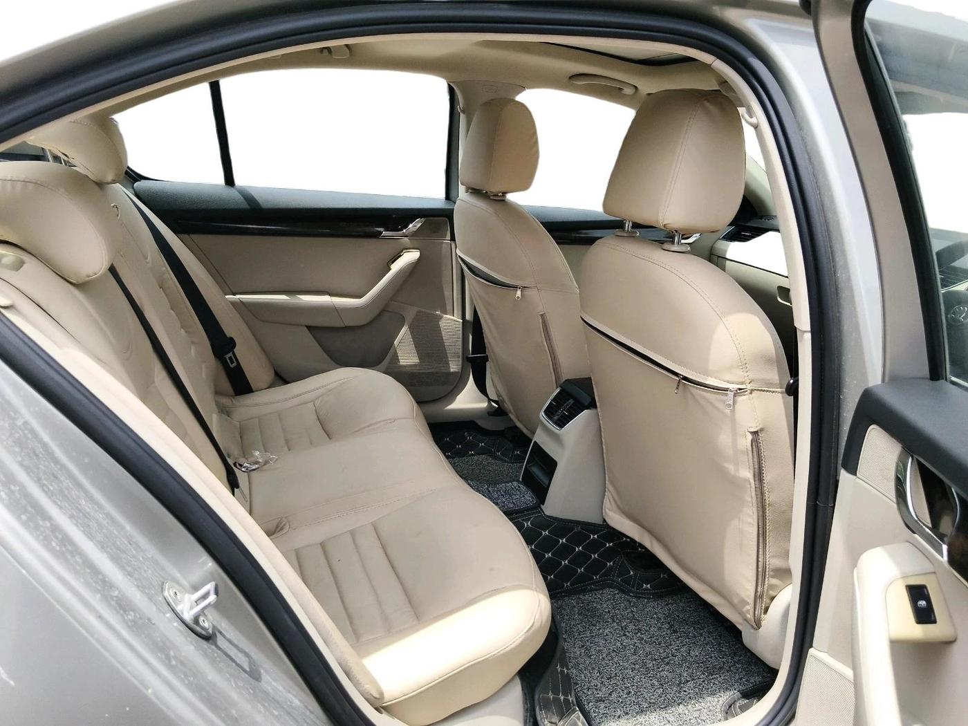 2015 Skoda Octavia ELEGANCE 1.8 TSI AT, Petrol, Automatic, 1,79,767 km, interior