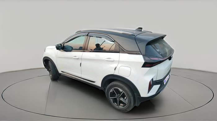 2023 Tata NEXON FEARLESS + SUNROOF DCA DUAL TONE 1.2 PETROL, Petrol, Automatic, 53,304 km, exterior