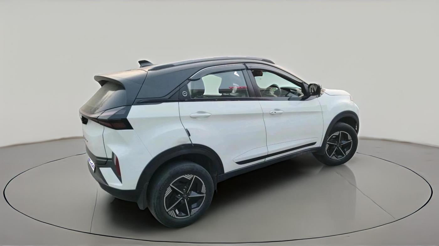 2023 Tata NEXON FEARLESS + SUNROOF DCA DUAL TONE 1.2 PETROL, Petrol, Automatic, 53,304 km, exterior