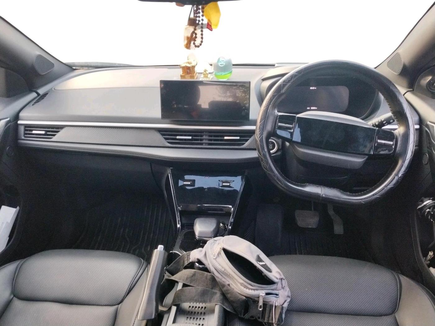 2023 Tata NEXON FEARLESS + SUNROOF DCA DUAL TONE 1.2 PETROL, Petrol, Automatic, 53,304 km, interior