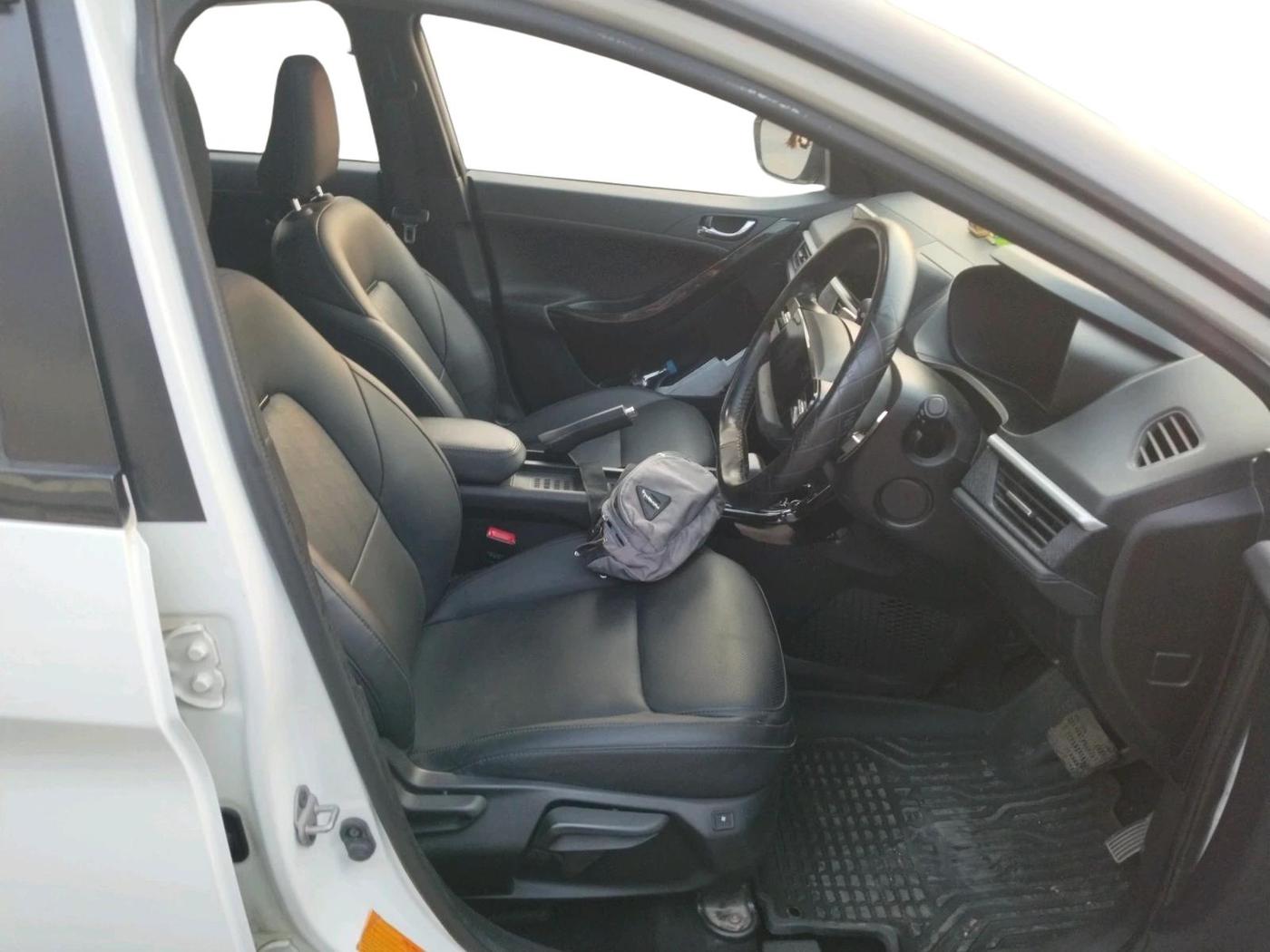 2023 Tata NEXON FEARLESS + SUNROOF DCA DUAL TONE 1.2 PETROL, Petrol, Automatic, 53,304 km, interior