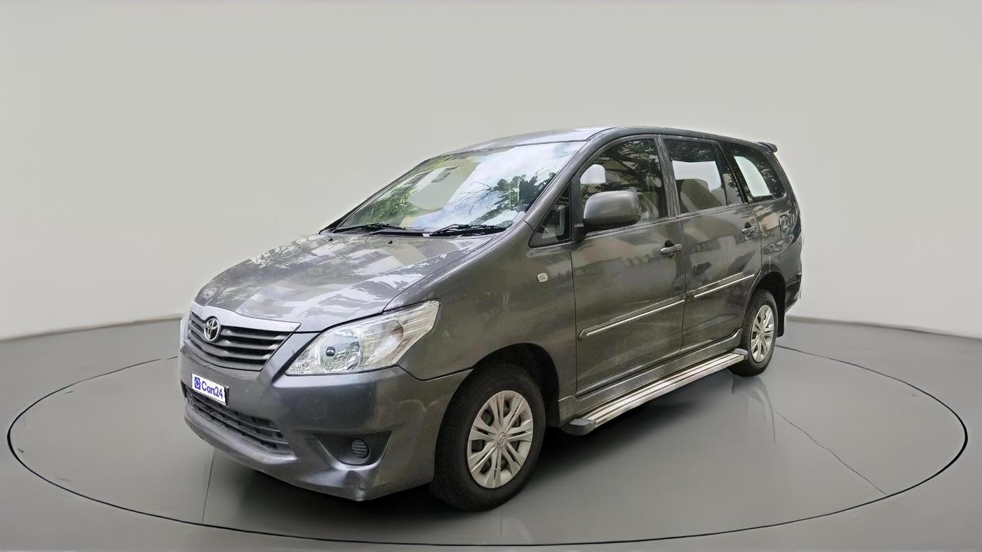 2013 Toyota Innova 2.5 GX 8 STR, Diesel, Manual, 3,05,268 km, exterior