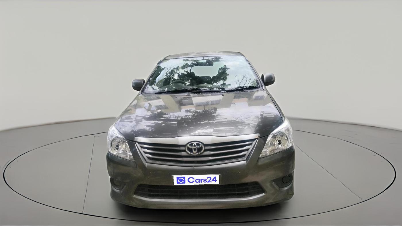 2013 Toyota Innova 2.5 GX 8 STR, Diesel, Manual, 3,05,268 km, exterior