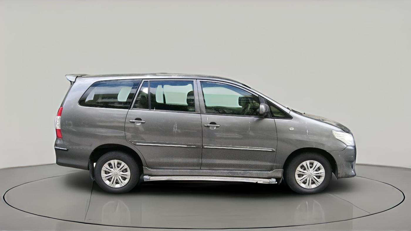 2013 Toyota Innova 2.5 GX 8 STR, Diesel, Manual, 3,05,268 km, exterior