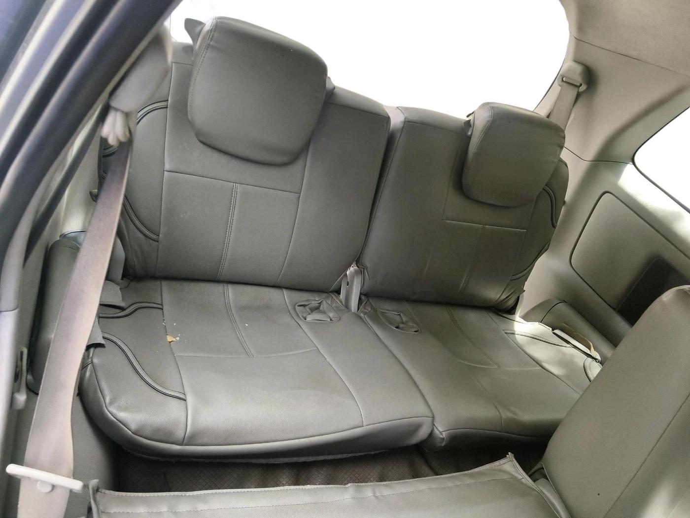 2013 Toyota Innova 2.5 GX 8 STR, Diesel, Manual, 3,05,268 km, interior