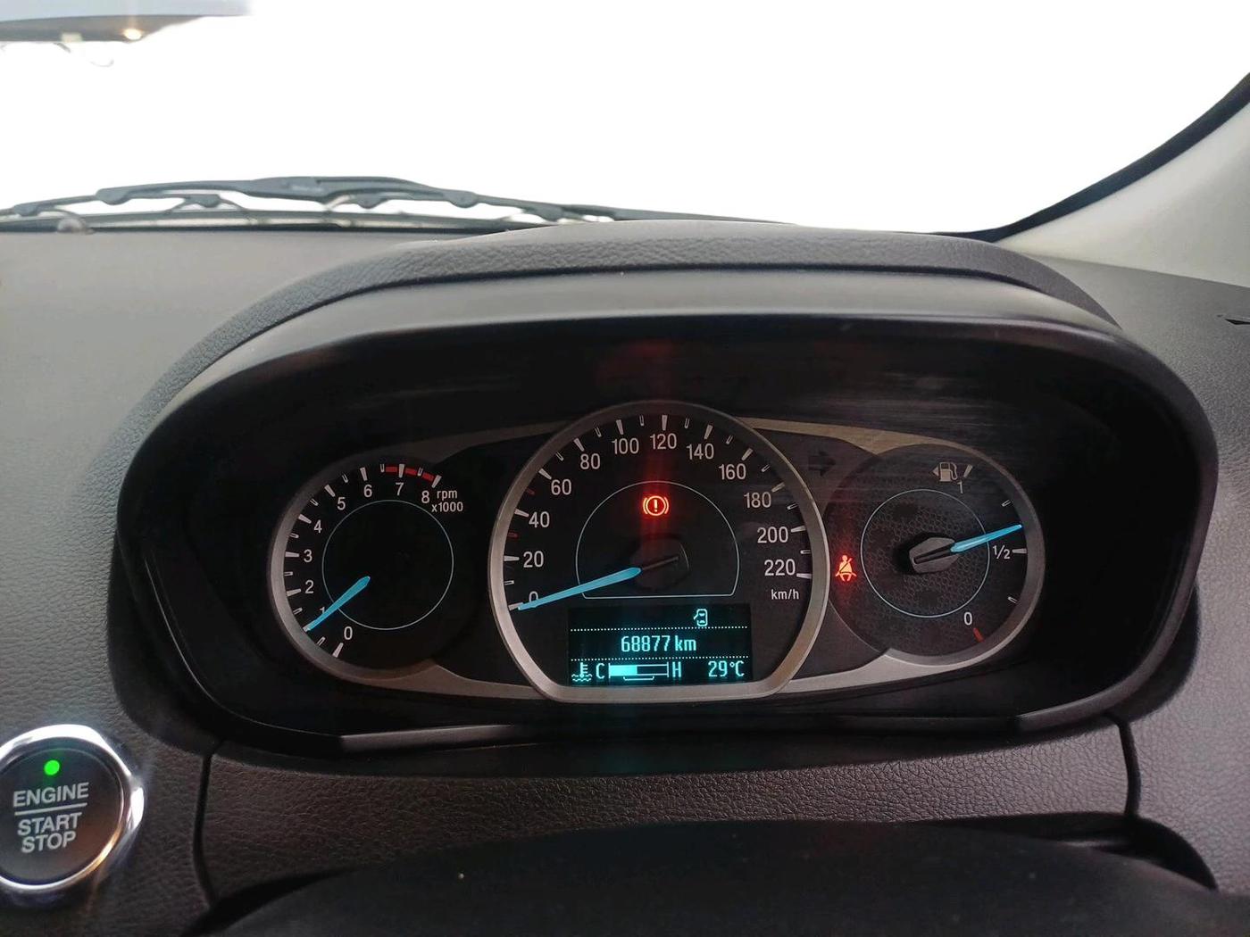 2019 Ford New Figo TITANIUM 1.2 PETROL MT, Petrol, Manual, 68,877 km, interior