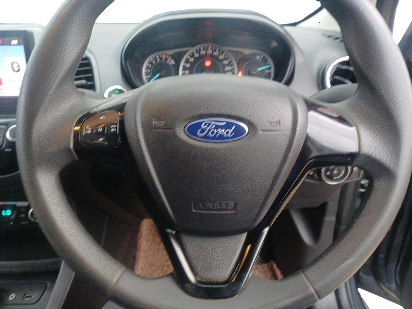 2019 Ford New Figo TITANIUM 1.2 PETROL MT, Petrol, Manual, 68,877 km, interior