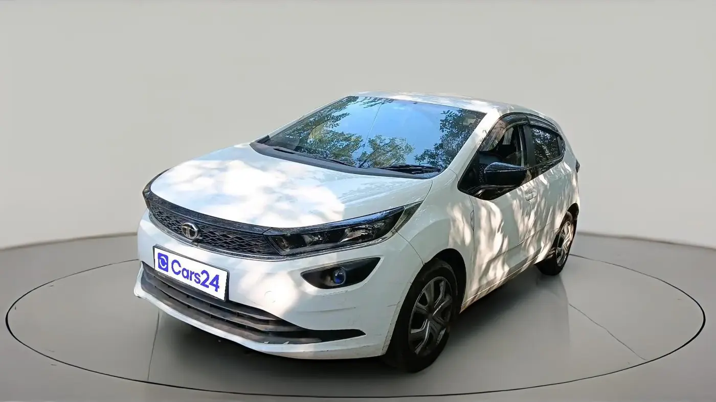 2024 Tata ALTROZ XM PLUS CNG, CNG, Manual, 52,440 km, exterior
