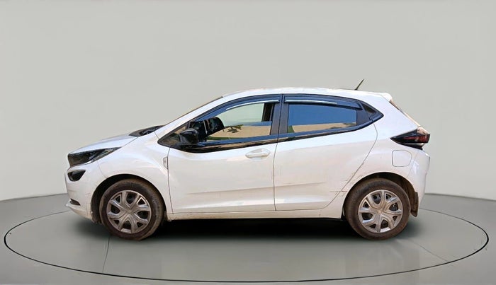 2024 Tata ALTROZ XM PLUS CNG, CNG, Manual, 52,440 km, exterior