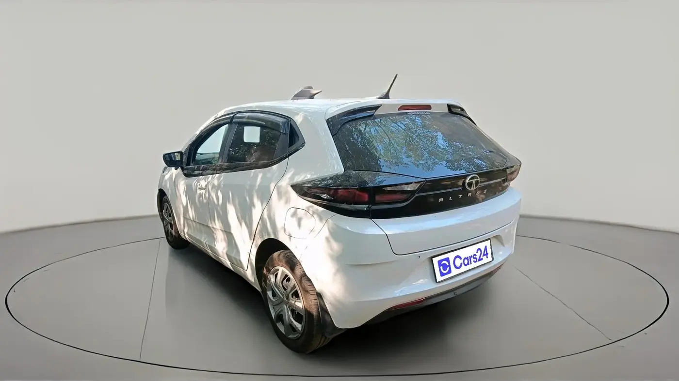 2024 Tata ALTROZ XM PLUS CNG, CNG, Manual, 52,440 km, exterior