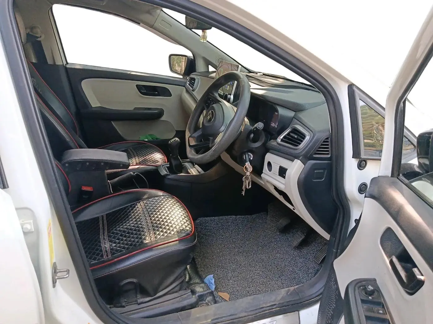 2024 Tata ALTROZ XM PLUS CNG, CNG, Manual, 52,440 km, interior