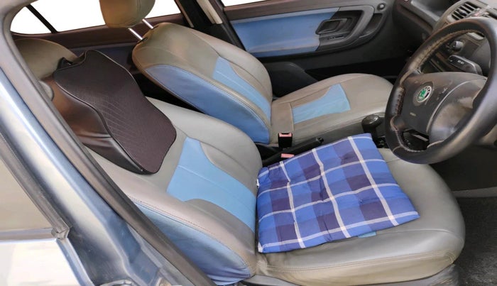 2008 Skoda Fabia CLASSIC 1.2 MPI, Petrol, Manual, 1,38,882 km, interior