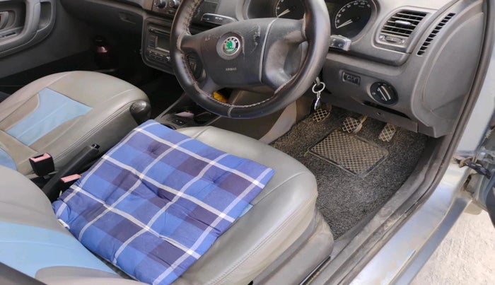 2008 Skoda Fabia CLASSIC 1.2 MPI, Petrol, Manual, 1,38,882 km, interior