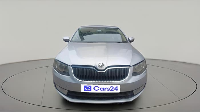 2013 Skoda Octavia AMBITION 2.0 TDI AT, Diesel, Automatic, 1,66,396 km, exterior