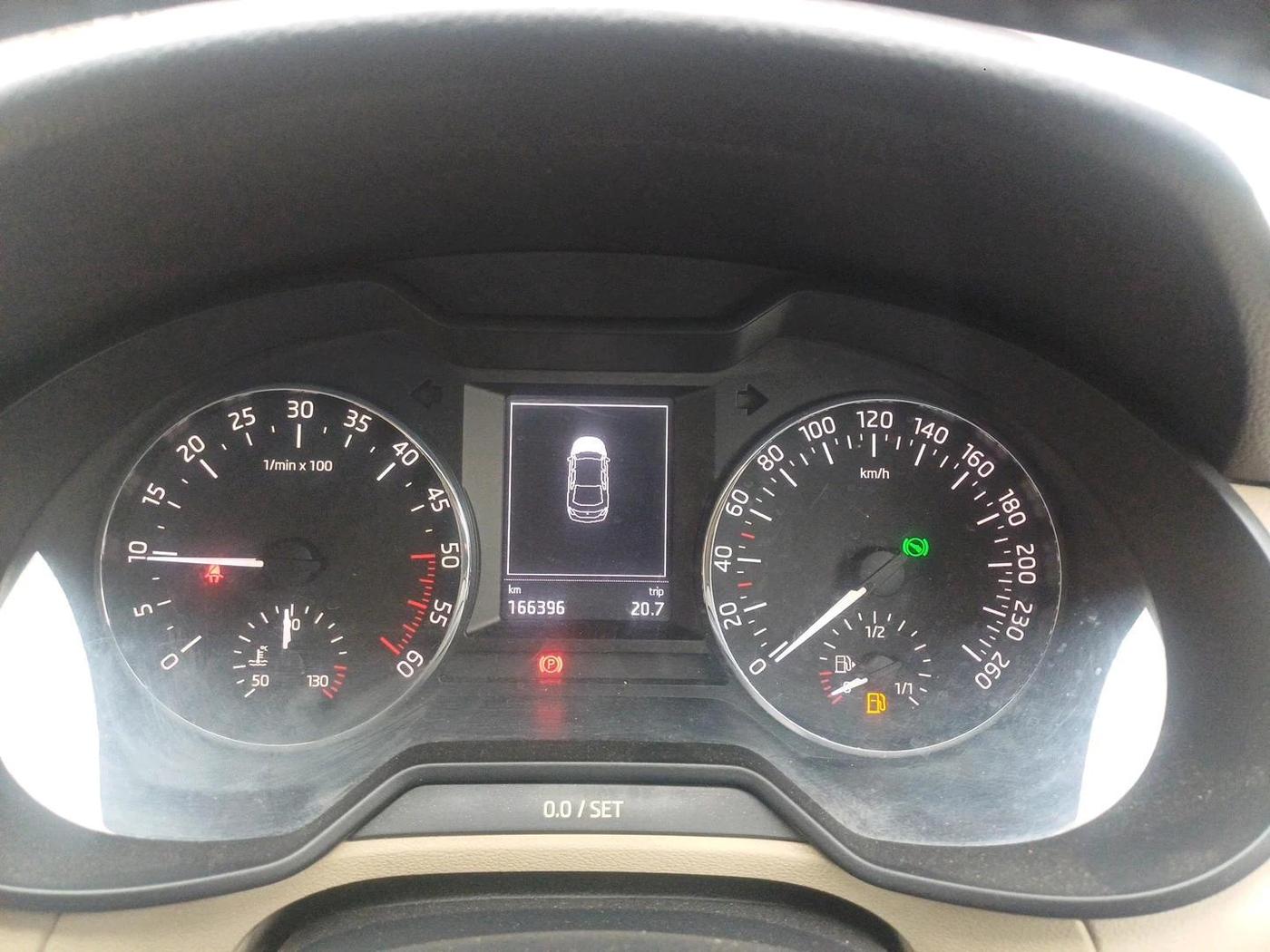 2013 Skoda Octavia AMBITION 2.0 TDI AT, Diesel, Automatic, 1,66,396 km, interior