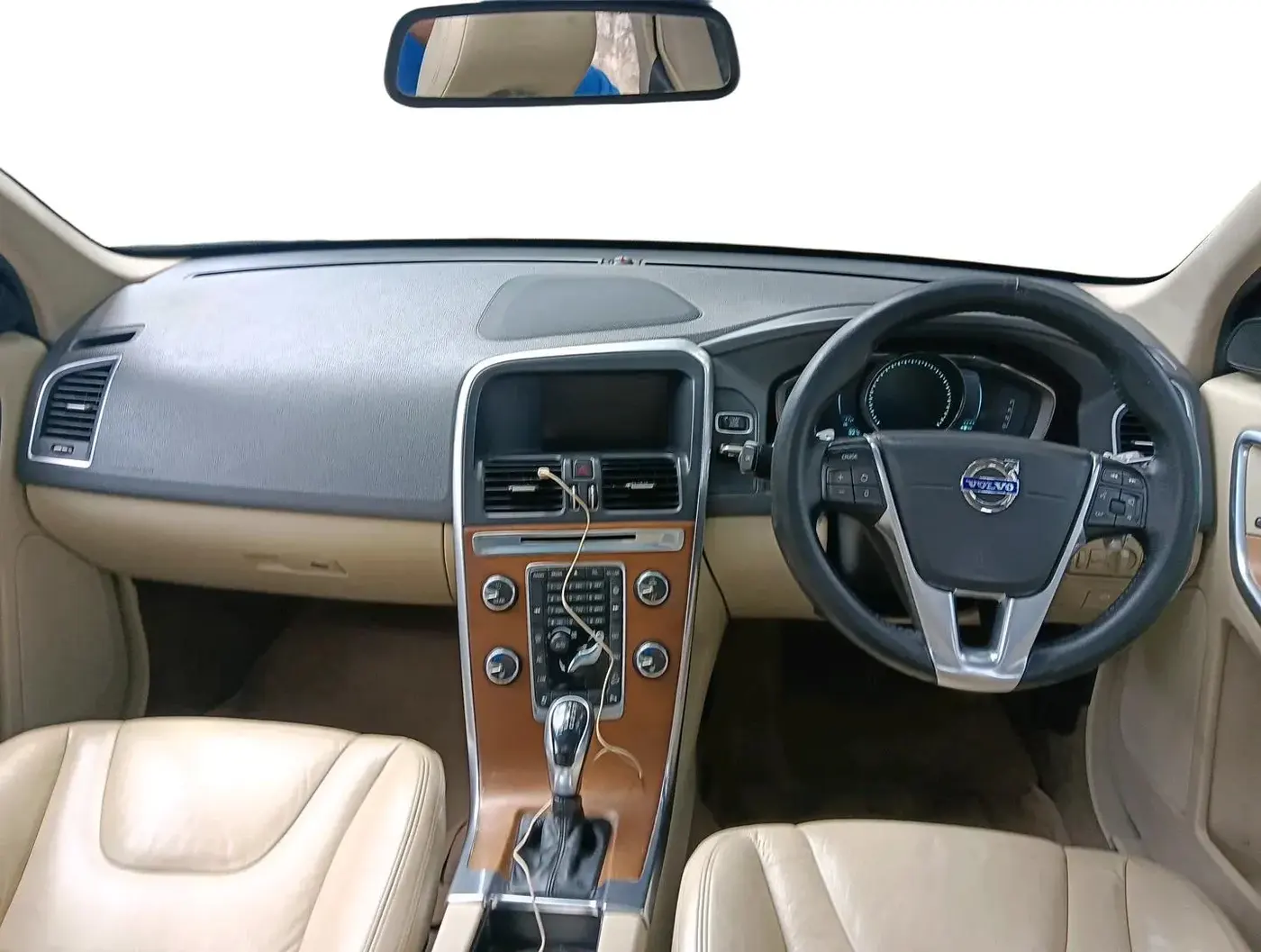 2014 Volvo XC 60 D5 SUMMUM, Diesel, Automatic, 2,12,725 km, interior