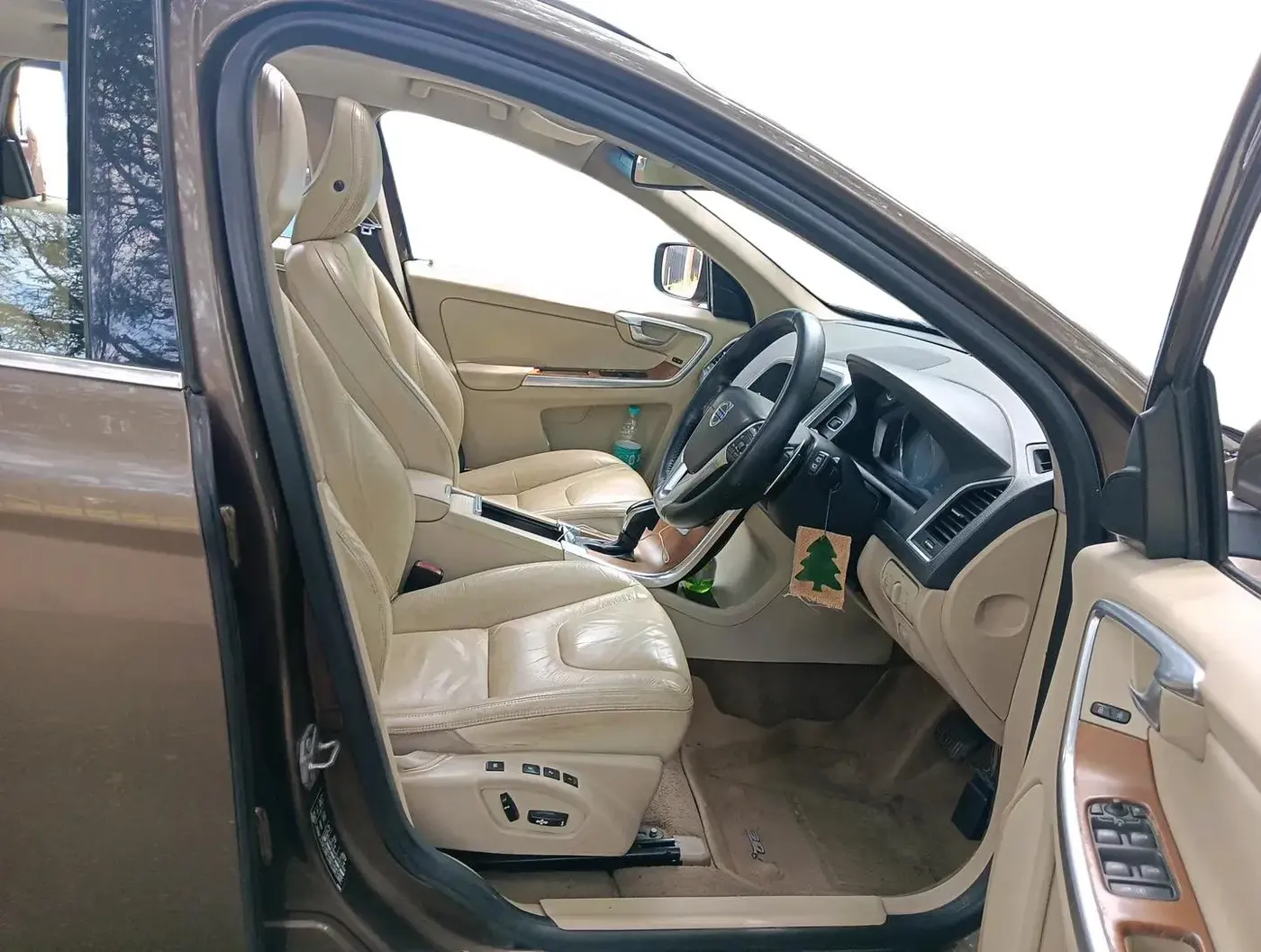 2014 Volvo XC 60 D5 SUMMUM, Diesel, Automatic, 2,12,725 km, interior