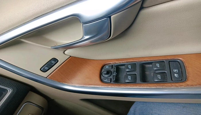 2014 Volvo XC 60 D5 SUMMUM, Diesel, Automatic, 2,12,725 km, interior