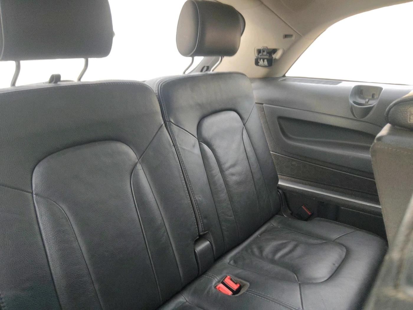 2011 Audi Q7 3.0 TDI PREMIUM PLUS, Diesel, Automatic, 1,47,702 km, interior