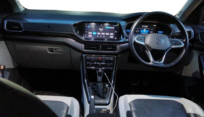 2022 Volkswagen TAIGUN TOPLINE 1.0 TSI AT, Petrol, Automatic, 25,601 km, interior
