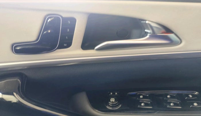 2023 Mahindra XUV700 AX 7 P MT 7 STR, Petrol, Manual, 9,537 km, interior