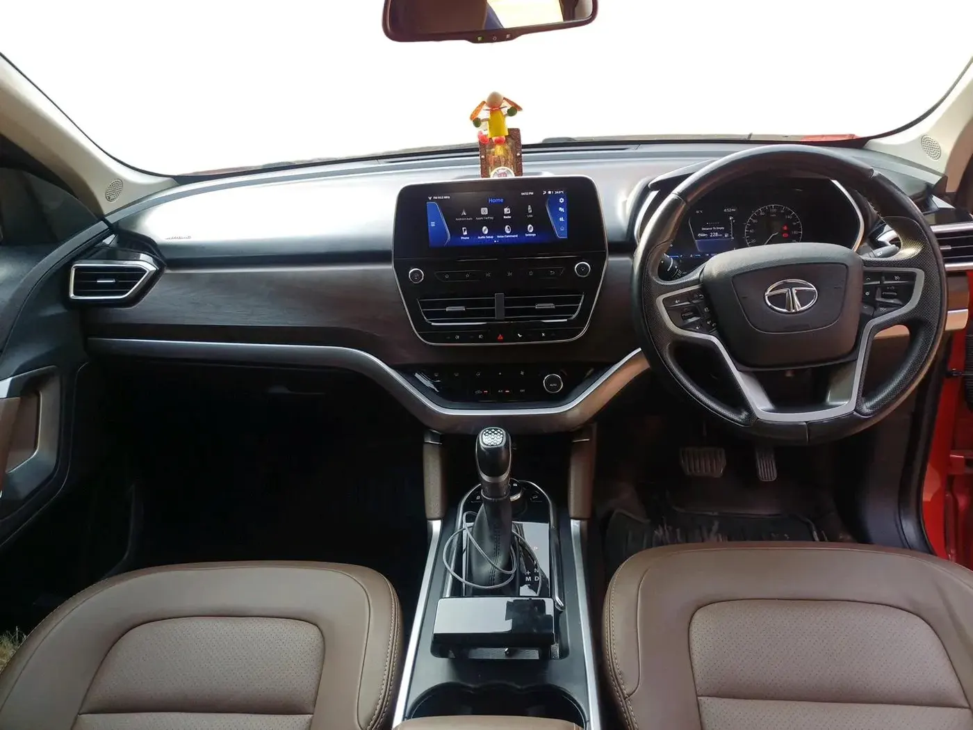 2020 Tata Harrier XZA PLUS 2.0L, Diesel, Automatic, 93,686 km, interior