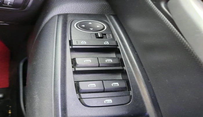 2023 KIA SONET HTK 1.2, Petrol, Manual, 12,296 km, interior