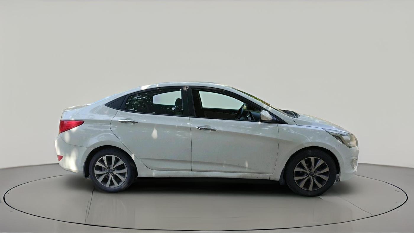 2015 Hyundai Verna FLUIDIC 4S 1.6 VTVT S(O), Petrol, Manual, 1,24,655 km, exterior