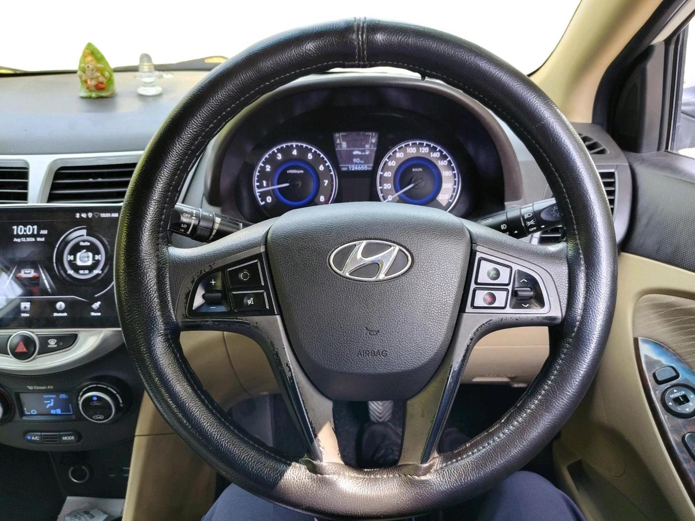 2015 Hyundai Verna FLUIDIC 4S 1.6 VTVT S(O), Petrol, Manual, 1,24,655 km, interior
