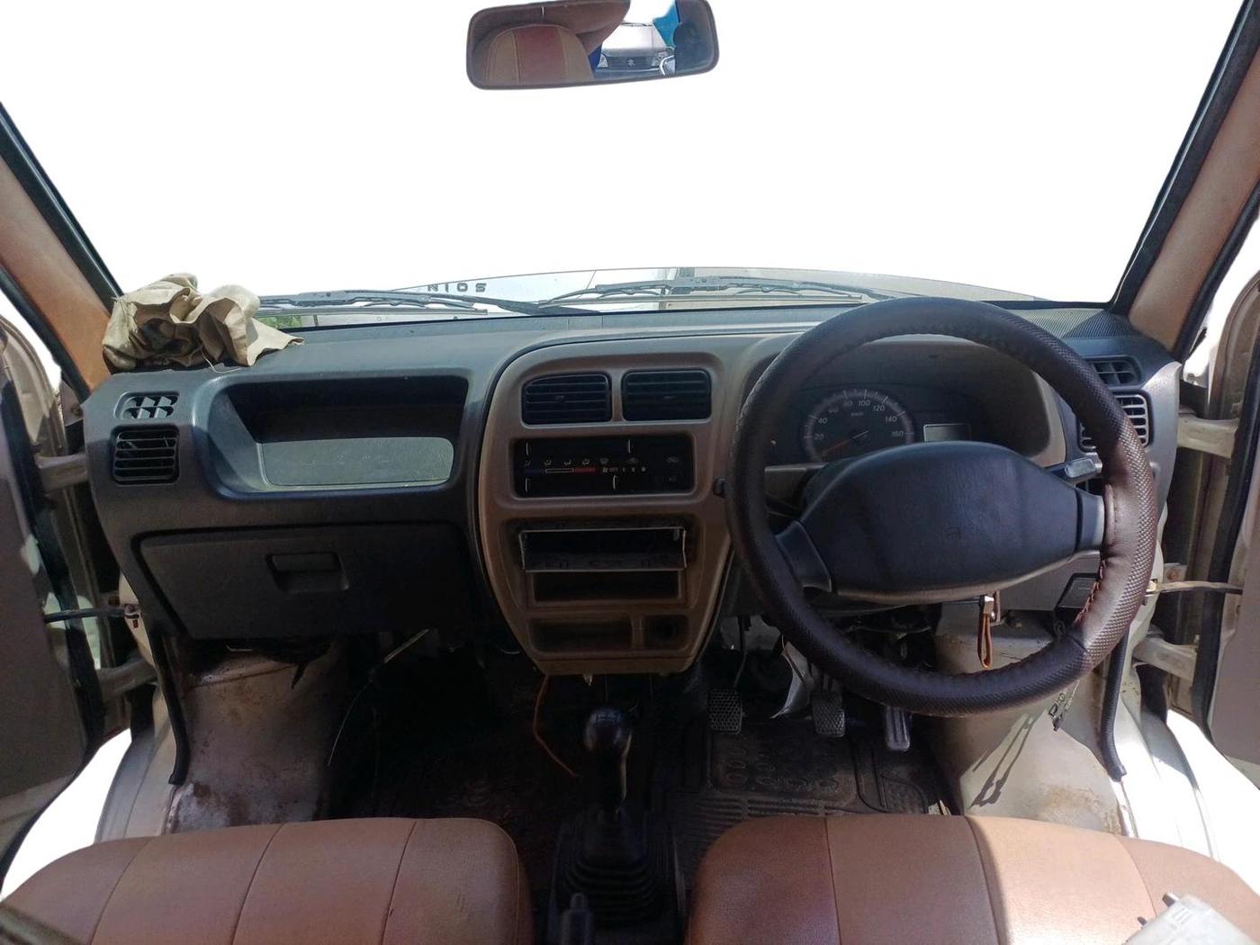 2011 Maruti Eeco 5 STR WITH A/C+HTR, Petrol, Manual, 83,611 km, interior