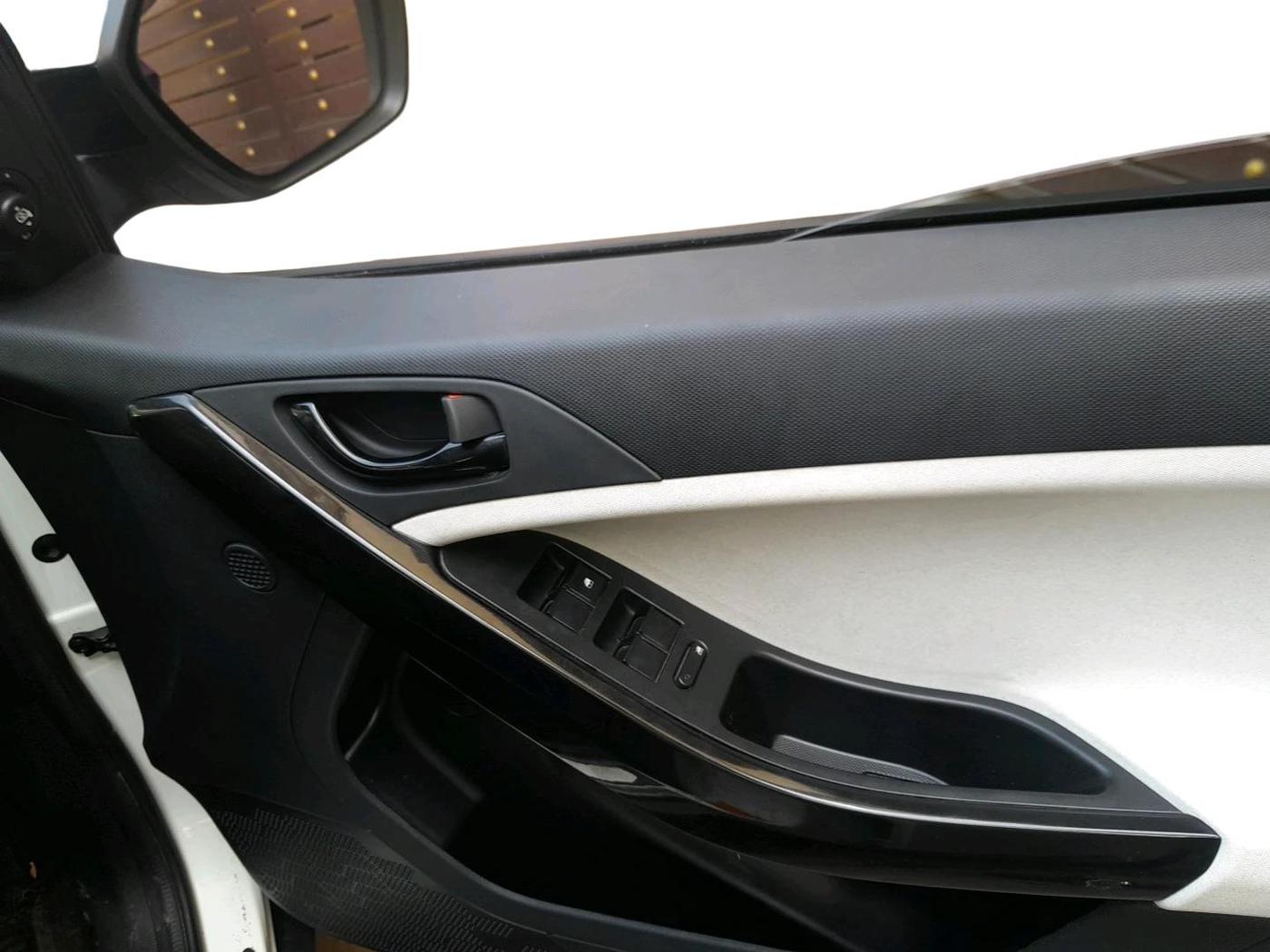 2025 Tata NEXON Pure Plus 1.2 Petrol 6MT, Petrol, Manual, 9,073 km, interior
